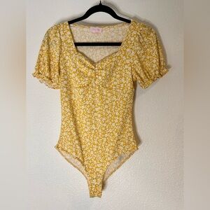 Pink Lily Yellow Floral Bodysuit Top Size Medium